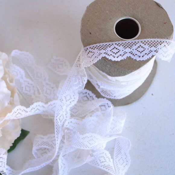 Vintage Lace Trim, White 7/8" Wide, 3 Yards - Picture 10 of 10